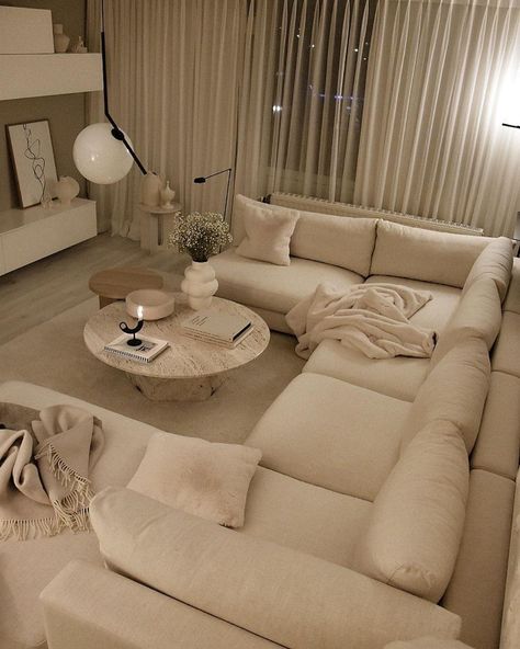 Natural Apartment Aesthetic, Clean Girl Living Room, Basement Aesthetic, Aesthetic Home Interior, Apartment Livingroom, Minimalistic Home, Dream Apartment Decor, Apartment Living Room Design, Future Apartment Decor