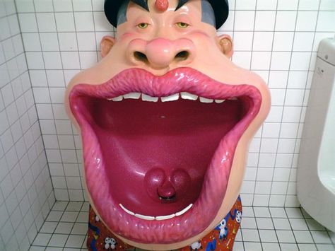 Some Of The Wackiest Urinal Designs From Around The World - Neatorama Urinal Design, Crazy Bathrooms, Unusual Furniture, Marcel Duchamp, Everyday Art, Seat Design, Very Funny Pictures, Woodworking Skills, Bathroom Humor