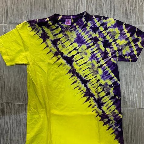 Available in L,M,S,XL 
Also in wholesales and retail also Tye And Dye Pattern, Christmas Tie Dye, Tie Dye Patterns Diy, Tye And Dye, Dye Patterns, Dresses African, How To Tie Dye, Dye Ideas, Dye Fabric