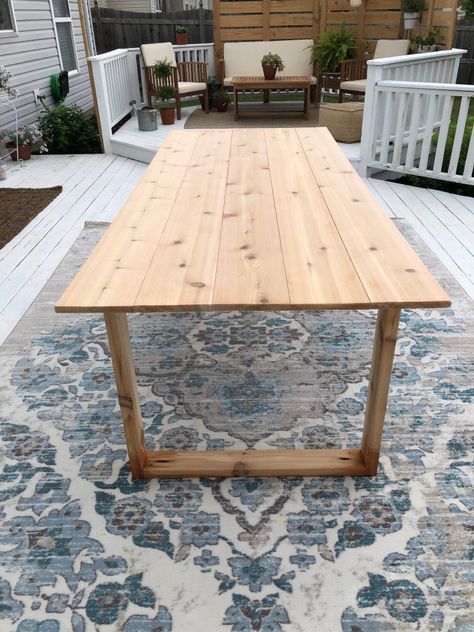 DIY Outdoor Dining Table – A Carrie'd Affair Blog Diy Backyard Dining Table, Simple Diy Dining Table, Diy Outdoor Picnic Table, Diy Outdoor Tabletop, Diy Outdoor Dining Table Easy, Diy Outdoor Table Dining, Diy Breakfast Table, Outdoor Dining Table Ideas, Backyard Picnic Table