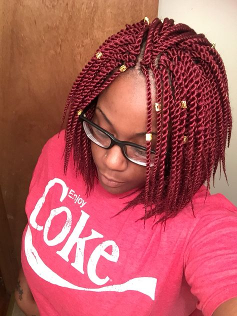 Short Crochet Senegalese twists red Short Senegalese Twist, Crochet Senegalese Twist, Short Crochet Braids, Red Box Braids, Senegalese Twist Braids, Senegalese Twist Hairstyles, Big Box Braids, Blonde Box Braids, Short Box Braids