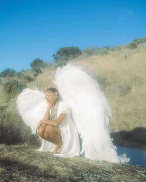 Mallory Barry on Instagram: "city of angels frrr wings by the amazing @doorangepeel" Angelic Editorial, Angel Wings Photoshoot Ideas, Winter Angel Aesthetic, Angelic Photoshoot Ideas, Photoshoot With Wings, Angel Wing Photoshoot, Angel Photography Wings, God Is A Woman Aesthetic, Dark Angel Photoshoot