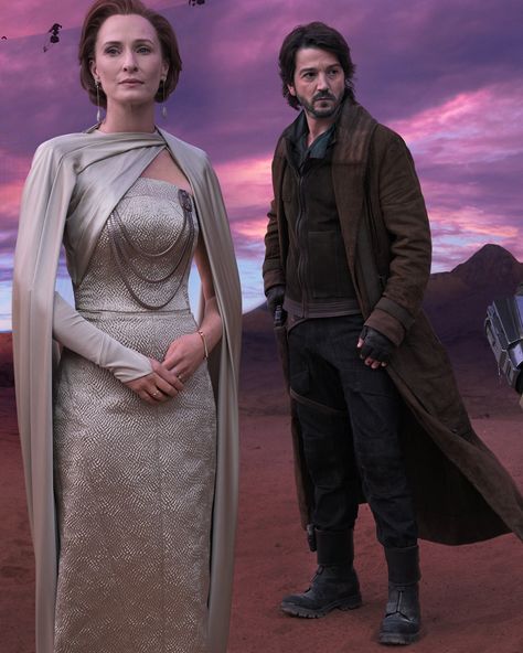 Star Wars Stuff, Mon Mothma, Cassian Andor, Star Wars Canon, Star Wars Fashion, Diego Luna, First Looks, Star Wars Costumes, Star Wars Women