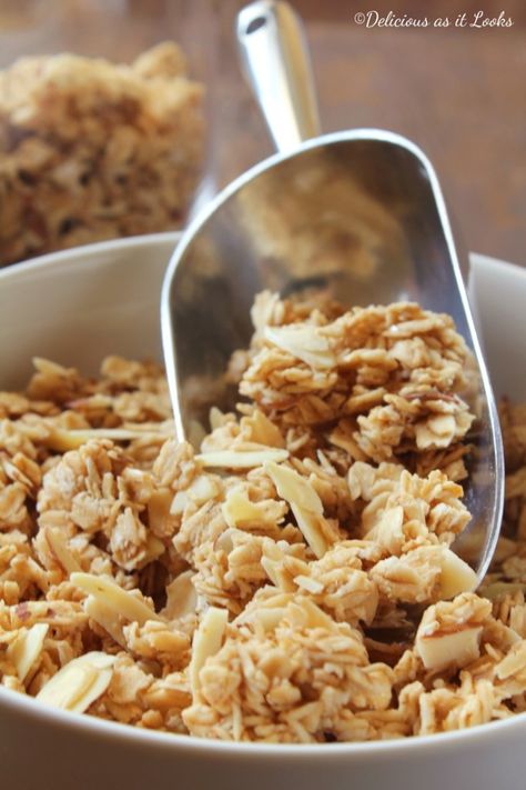 Recipe for French Vanilla Almond Granola - Delicious as it Looks Vanilla Almond Granola, Vanilla Granola, Homemade Granola Healthy, Almond Granola, Almond Meal, Granola Healthy, Raw Sugar, Fodmap Recipes, Quick Oats