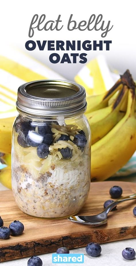 Flat Belly Overnight Oats Recipe || Shared.com Overnight Oats Healthy Clean Eating, Flat Belly Overnight, Resep Oatmeal, Overnight Oatmeal Healthy, Oatmeal Healthy, Menu Sarapan Sehat, Overnight Oatmeal Recipes, Oat Recipes Healthy, Resep Smoothie