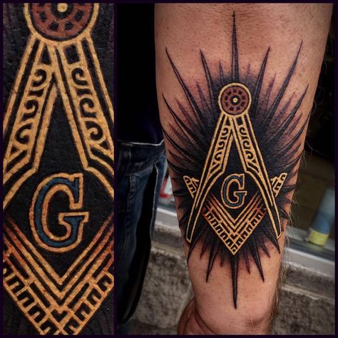 Mason Tattoo, Freemason Tattoo, Masonic Tattoos, Thigh Tattoo Men, Egyptian Tattoo Sleeve, Famous Tattoo Artists, Create A Tattoo, M Tattoos, Planet Tattoos