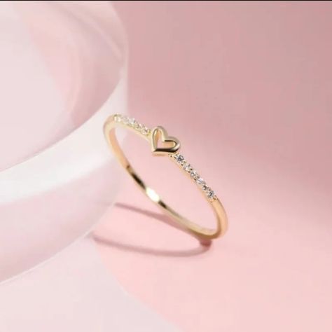 Beautiful Heart Shaped Ring Adorned By Pav Cz Stones. Absolutely Cute And Perfect For Valentine's Day! 14k Gold Plated. Feel Free To Ask Questions! Mother Ring, Cute Promise Rings, Promise Rings Simple, Heart Shaped Ring, Heart Promise Rings, Promise Ring Set, Dainty Band, Gold Rings Simple, Gold Promise Rings