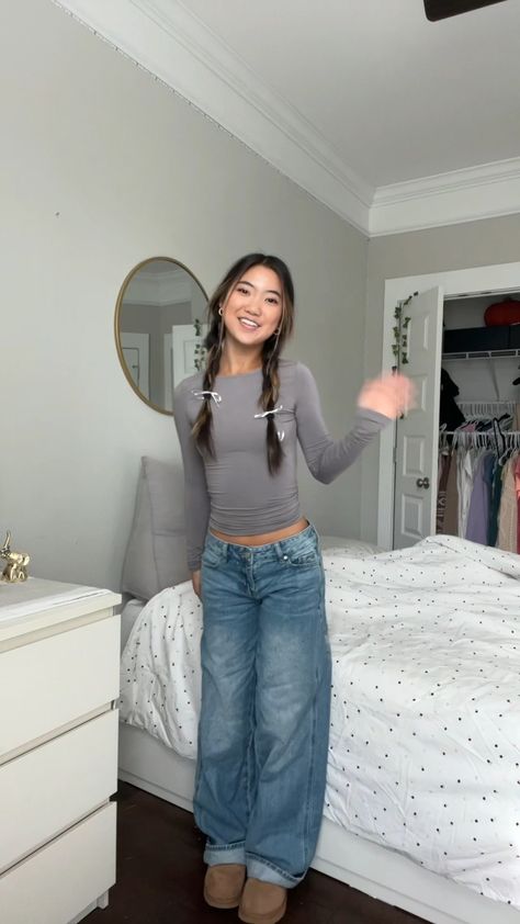 PacSun Eco Medium Blue Low Rise … curated on LTK Cute Fall Outfits For School Casual, Back To School Outfits Low Rise Jeans, Cool Cute Outfits, How To Style Dark Wash Jeans, Blue Low Rise Jeans Outfit, Back To School Fits College, Teen Date Outfits, Blue Sweater With Jeans, Navy Blue Joggers Outfit