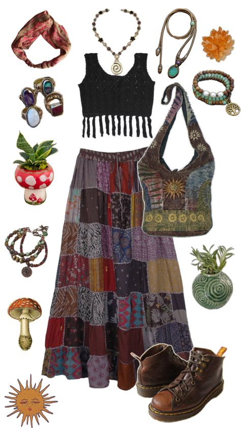 Hippie outfit patchwork skirt crystal jewellery Hippie Boho Outfits, Boho Hippie Outfits, Patchwork Outfit, Hippie Fits, Istoria Modei, Estilo Hippy, Boho Outfit, Hippie Skirts, Earthy Outfits