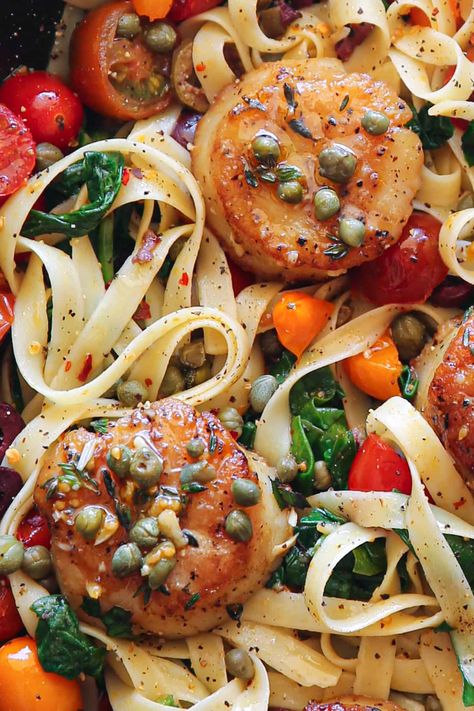 Scallop Pasta with Tomatoes and Spinach in a Lemon Garlic Butter Sauce. Pasta With Tomatoes And Spinach, Scallop Recipes Pasta, Pasta With Tomatoes, Scallop Pasta, Lemon Garlic Butter Sauce, Sea Food Salad Recipes, Seafood Pasta Recipes, Delicious Seafood Recipes, Scallop Recipes