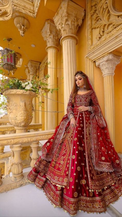 Bridal Lehenga Red Royal, Stylish Bridal Dresses, Red Bridal Lehenga Pakistani, Bridal Lehenga Pakistani, Red Bridal Lehenga, Desi Fits, Pakistani Bridal Dress, Red Bridal Dress, Bridal Lehenga Designs