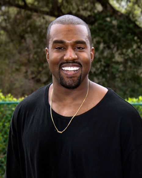 Kanye West, smiling! Photo: Amanda Edwards/Getty Images Kanye West Smiling, Kanye West Twitter, Kanye West Adidas Yeezy, Kanye West Photo, Yeezy Fashion, Wiz Khalifa, Mark Zuckerberg, American Rappers, Ryan Reynolds