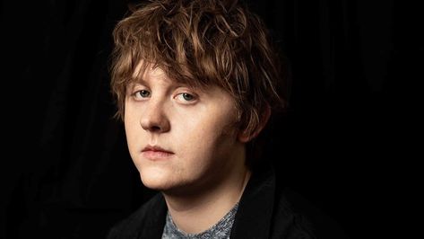 Pop music’s got a new frontman and, in his own sweet words, he’s “a fat bastard from Scotland.” With an image seemingly born-out of the desire to appear completely un-styled, Lewis Capaldi is the antidote to the glossy, over-primed false reality that pop music usually offers up. He is a slap in the face with a realist’s fist. A true reminder that the British public will always lean towards the underdog, favoring the scruffy busker-type over glitz and glamour any […]The post Lewis Cap Peter Pettigrew Fancast, False Reality, Scottish Music, Peter Pettigrew, Lewis Capaldi, Glitz And Glamour, All The Young Dudes, The Underdogs, Drive Me Crazy