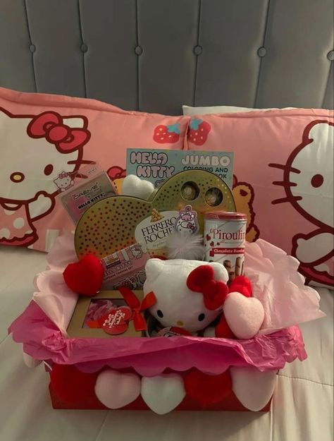 Hello Kitty Care Package, Hello Kitty Gifts For Gf, Happy Birthday Basket, Basket Ideas For Best Friend, Xmas Gifts Ideas, Bur Basket, Valentines Baskets, Valentine Basket, Gift Basket Christmas