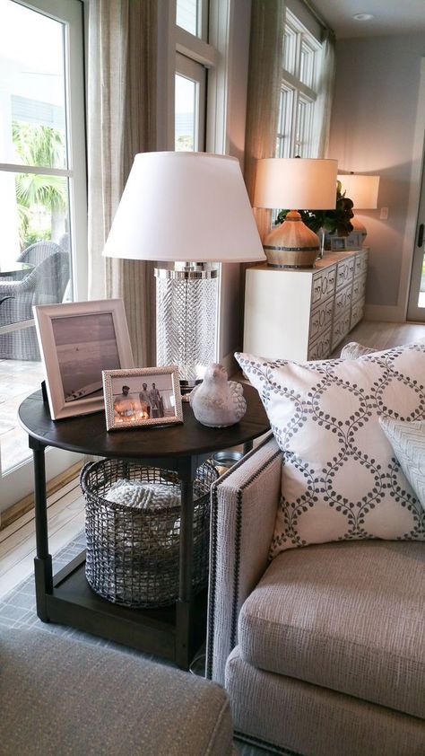 Side Table Decor, Hgtv Dream Home, Table Decor Living Room, Side Table Design, Living Room Side Table, Living Room End Tables, Decor Minimalist, Living Room Coffee Table, A Living Room