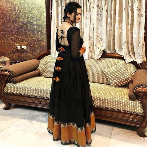 Kurti back neck design - Simple Craft Ideas Long Gown Design, Saree Gown, Frock For Women, Long Kurti Designs, Long Gown Dress, Back Neck Designs, Long Dress Design, Dress Neck Designs, Indian Gowns Dresses