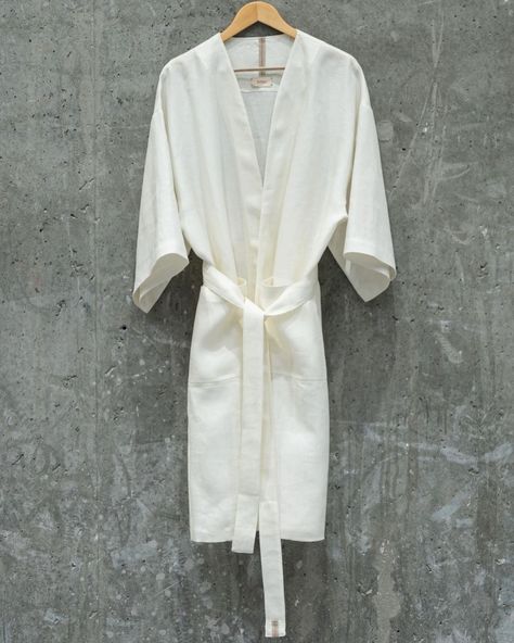 @anarliving on Instagram: “Soft as snow, stylish as itself♥︎ #anarrobe . . . #robe #bathrobe #linen #white #whiterobe #soft #style #stylish #anarliving #shop #retail…” Linen Bathrobe, Linen White, Soft Style, White Linen, Lounge Wear, On Instagram, White, Instagram