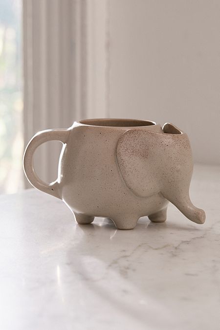 Mini Refrigerator, Sculptures Céramiques, Cerámica Ideas, Tanah Liat, Animal Mugs, Clay Mugs, Ceramics Ideas Pottery, Cool Mugs, Home Decorating Ideas