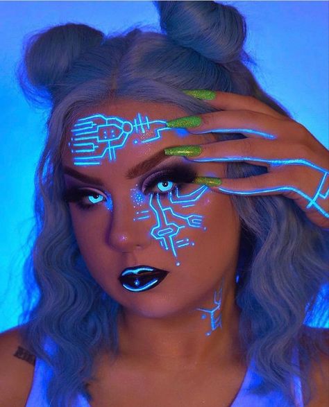 Rave Face Paint, Sci Fi Makeup, Edc Makeup, Cyberpunk Makeup, Futuristic Makeup, Fashion Show Makeup, Alien Makeup, Eyeliner Designs, Horror Make-up