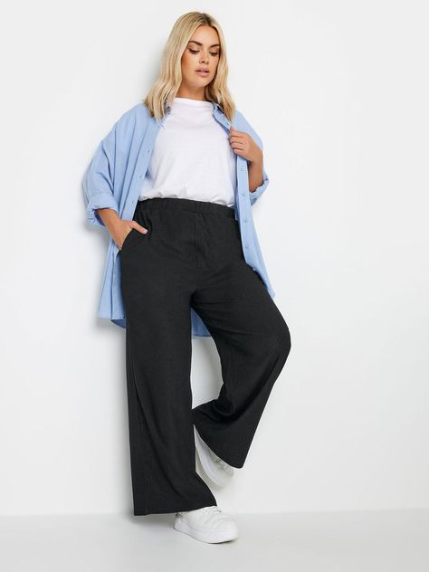 Yours curve textured pull on trousers black material & care material content: 96% polyester 3% elastane 1% viscose Wide Trousers Outfit, Work Outfits Frauen, Denim Essentials, Trouser Outfit, Curve Fashion, Wide Trousers, Clothing Trends, Smart Casual Outfit, Work Wear Women