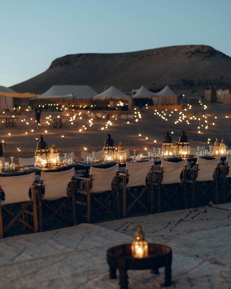 Under The Stars Dinner Party, Dune Wedding, Arabian Nights Wedding, Saudi Wedding, Romantic Lights, Marrakech Wedding, Dinner Under The Stars, Wedding Dining Decor, Desert Party