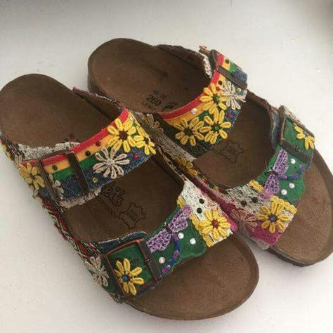 ☮ American Hippie Bohéme Boho Style ☮ Sandals Looks Hippie, Festival Mode, Look Boho Chic, Moda Hippie, Estilo Hippy, Mode Hippie, Bohemian Mode, Estilo Hippie, Hippie Life