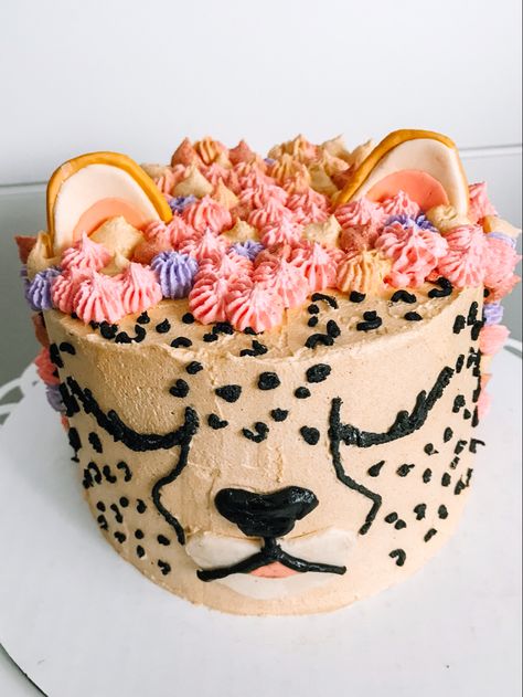 Animal Birthday Party Cake, Jaguar Theme Birthday Party, Cheetah Smash Cake, Big Cat Birthday Cake, Leopard Cakes Birthday, Party Animal Cake Pops, Jaguar Birthday Party Ideas, Cheetah Bday Cake, Wild Cat Birthday Cake