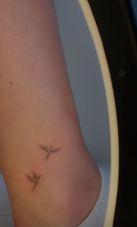 Sparrow Ankle Tattoo, Fineline Dove Tattoo, Dove Fine Line Tattoo, Swift Bird Tattoo, Tattoo Inspirasjon Women Small, Small Feminine Tattoos Classy, Grandparent Tattoo Ideas, Canary Tattoo, Bird Ankle Tattoo