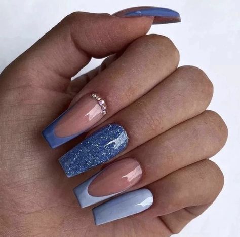 Nails 2023 Trends Summer Coffin, Medium Size Nails Acrylic, Classic Acrylic Nails, January Nails Ideas 2023, January Nails Ideas Acrylic, Nails For Graduation Pictures, Prom Things, Camouflage Nails, Year Nails