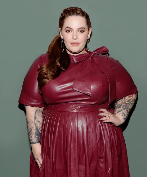 Plus Size Leather Jacket, Tess Holliday, Gothic Models, Modeling Career, Plus Size Models, You're Beautiful, No Problem, Red Leather Jacket, Interview