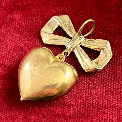 Heart Bow Necklace Pendant Pendant Vintage Heart Charm - Etsy UK Hobby Activities, Vintage Heart Jewelry, Jewellery Designing, Funky Accessories, Christmas Brooches, Initial Heart Necklace, Movie Ideas, Morristown Nj, Collage Journal