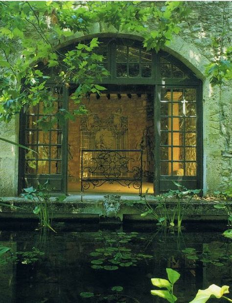 Provence Interior, 17th Century House, Ancient Houses, Fantasy Garden, Website Images, Landscape Concept, Have Inspiration, The Secret Garden, France Photos