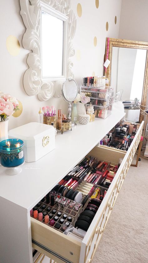 Makeup Collection and Storage Glam Rooms, Organized Makeup, Makeup Collection Storage, Rangement Makeup, Penyimpanan Makeup, Collection Storage, Makeup Station, Makeup Drawer, Makeup Glam