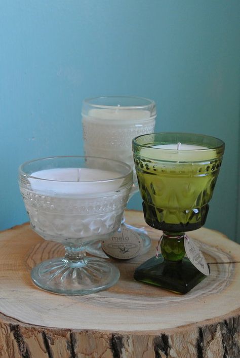 Thrift Gifts, Diy Candles Easy, Boho Crafts, Candle Crafts, Soya Mumu, Candles Ideas, Glass Candles, Teacup Candles, Thrift Store Crafts