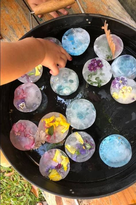 Water Play Activities For Babies, Reggio Water Play, Ice Tuff Tray Ideas, Water Play Activities For Toddlers, Water Tuff Tray Ideas, Tuft Tray Ideas, Waterplay Ideas, Easy Tuff Tray Ideas, Tuff Tray Ideas For Babies