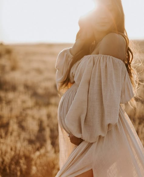 Blush Pink Maternity Dress Photoshoot, Sitting Maternity Poses Mom, Boho Pregnant Photoshoot, Maternity Photos Just Mom, Maternity Photo Outfits Summer, Maternity Photography Field, August Maternity Pictures, Pregnancy Photos Outdoor, Maternity Prompts