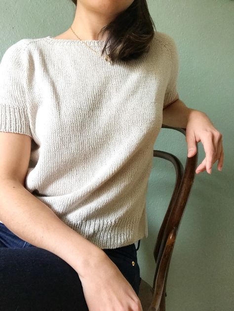 Ravelry: The very basic tee by Laura AS Knit Tees Free Pattern, Knitted Tees Free Pattern, Scrap Yarn Knitting, Raglan Increases, Knit Cardigan Pattern, Knit Vest Pattern, Scrap Yarn, Teacher Clothes, Sweater Knitting