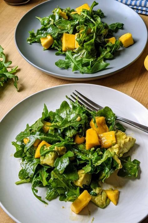 How to Use a Salad Spinner to Easily Clean Greens - walktoeat Mango And Avocado Salad, Simple Arugula Salad, Roasting Beets In Oven, Salad With Mango, Mango And Avocado, Arugula Salad Recipes, Protein Packed Meals, Avocado Salad Recipes, Beet Recipes