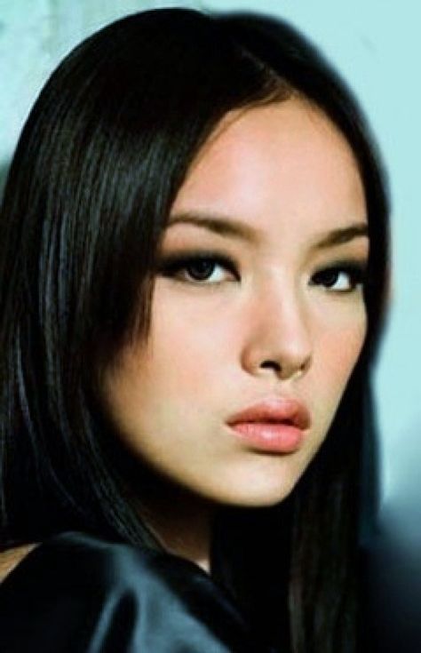 Asian Smokey Eye, Asian Makeup Before And After, Asian Wedding Makeup, Bronze Eye Makeup, Wedding Hairstyles And Makeup, Red Eye Makeup, Beginner Makeup, Liu Wen, Makeup Simple