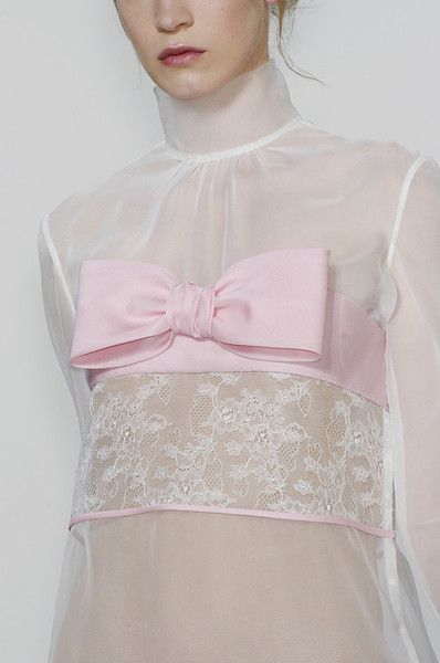 lace Subversive Fashion, Valentino Haute Couture, Valentino Couture, Couture Details, Couture Runway, Sheer Top, Fashion Details, Runway Fashion, High Fashion