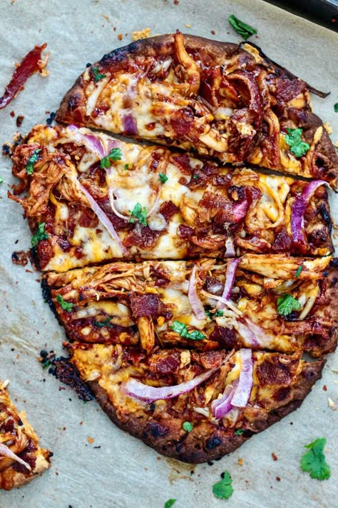 Shredded Chicken Pizza, Bbq Flatbread, Chicken Flatbread Recipes, Bbq Chicken Flatbread, Best Pizza Dough Recipe, Flatbread Pizza Recipes, Bacon Pizza, Chicken Flatbread, Bbq Bacon