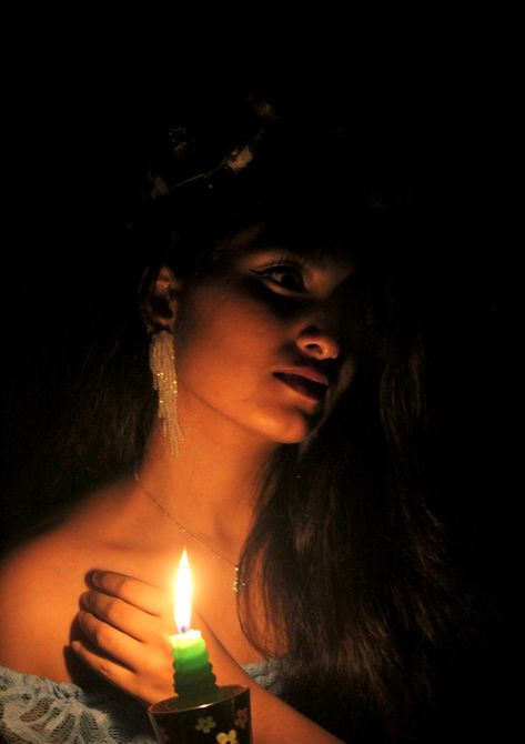 Burn your light and let the rays flash Flash Lighting Photography, Candle Portrait Photography, Candle Light Photography Portrait, Dark Light Photography, Dramatic Lighting Photography, Candlelight Photography, Flash Light Photography, Candle Photography Dark, Candle Light Photography