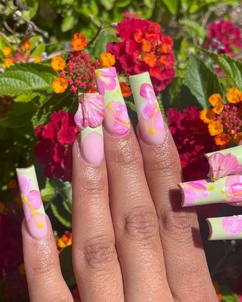 cami with the good nails🍓💅🏼 on Instagram: "Spring Showers bring April flowers 🙊💞" Summer Nail Flower, Cut Dog Nails, Good Nails, Acrylic Nails Stiletto, Nail Flower, Im So Sorry, Spring Showers, April Flowers, Duck Nails