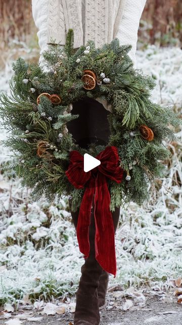 LAUREN MCDERMOTT on Instagram: "Red bows everywhere!!🌲❤️✨   Quite a few people have asked where to buy the big crushed velvet bow on our wreath, and it’s very easy and affordable to make and you can bring it out year after year.   This way of tying a full bow works on all size of ribbons, you just need to swap your fingers for someone’s wrists if you’re using a huge ribbon like the one on our giant wreath 😆   I’ll link that ribbon on stories now.   Cannot wait to collect our real tree and go all out Christmas this weekend 👏🏼 🤩.   Is yours up? 🎄   #ChristmasBow #Bows #BowTutorial #PerfectBow #Wreath #HomemadeWreath #largewreath #christmasdecor #christmasstyle #redbow #howtomakeabow" How To Tie A Big Bow For A Wreath, How To Tie Christmas Bows, Lauren Mcdermott, Giant Wreath, Giants Wreath, Natural Christmas Wreaths, Christmas Wreath Bows, Homemade Wreaths, Lombard Street