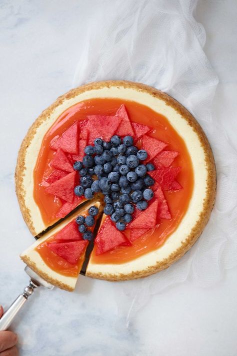 A perfect dessert for Memorial Day Weekend! Watermelon Cheesecake, Flavored Cheesecake, Blueberry Cheesecake Recipe, Watermelon Benefits, Blueberry Sauce, How To Make Cheesecake, Watermelon Recipes, Blueberry Cheesecake, Cheese Flavor