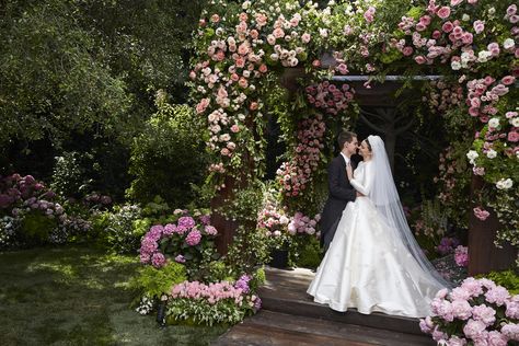 Miranda Kerr’s wedding dress: an exclusive look at her custom Dior haute couture gown. Miranda Kerr Wedding, Dior Wedding Dresses, Fairytale Wedding Gown, Dior Gown, Haute Couture Gowns, Iconic Weddings, Celebrity Wedding Dresses, Poppy Delevingne, Long Sleeve Wedding