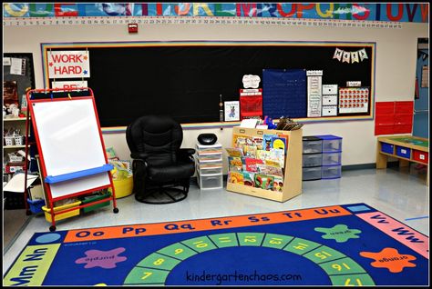 Kindergarten Classroom Reveal Pictures Teacher Read Aloud Chair, Kindergarten Classroom Decor Ideas, Classroom Easel, Play Based Learning Kindergarten, Teacher Chair, Kindergarten Tables, Teacher Chairs, Learning Kindergarten, Classroom Decor Ideas