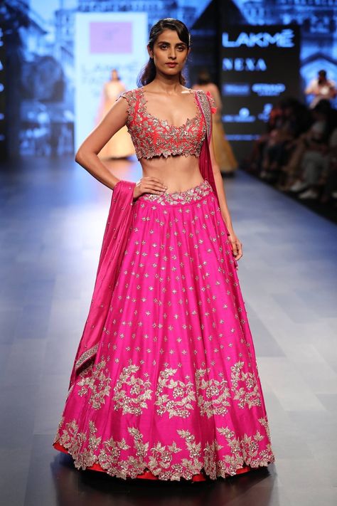 custom made lehenga Inquiries➡️ nivetasfashion@gmail.com Nivetas Design Studio We ship worldwide delivery world wide bridal lehengas, party wear lehengas , hand embroidered lehenga, replica lehengas , engagement lehengas , bespoke lehengas Indian Skirts, Indian Lengha, Designer Bridal Lehenga Choli, Sangeet Outfit, Raw Silk Lehenga, Anushree Reddy, Indian Skirt, Outfits Indian, Pink Photography