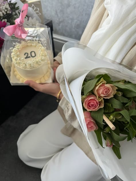 20 Year Old Birthday Aesthetic, Mini 20th Birthday Cake, 20th Birthday Celebration, 20th Birthday Aesthetic Photos, Turning 20 Birthday Ideas, Turning 20 Cake, Solo Birthday Aesthetic, 20th Bday Aesthetic, Bento Cake 20th Birthday