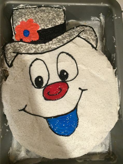 Frosty the snowman cake! Mommy bakes, daddy's the artist! Frosty The Snowman Cake, Snowman Birthday Cake, Snowman Cakes, Christmas Bake Off, Bday Themes, Pull Apart Cupcake Cake, Frosty Snowman, Snowman Party, Movie Cakes